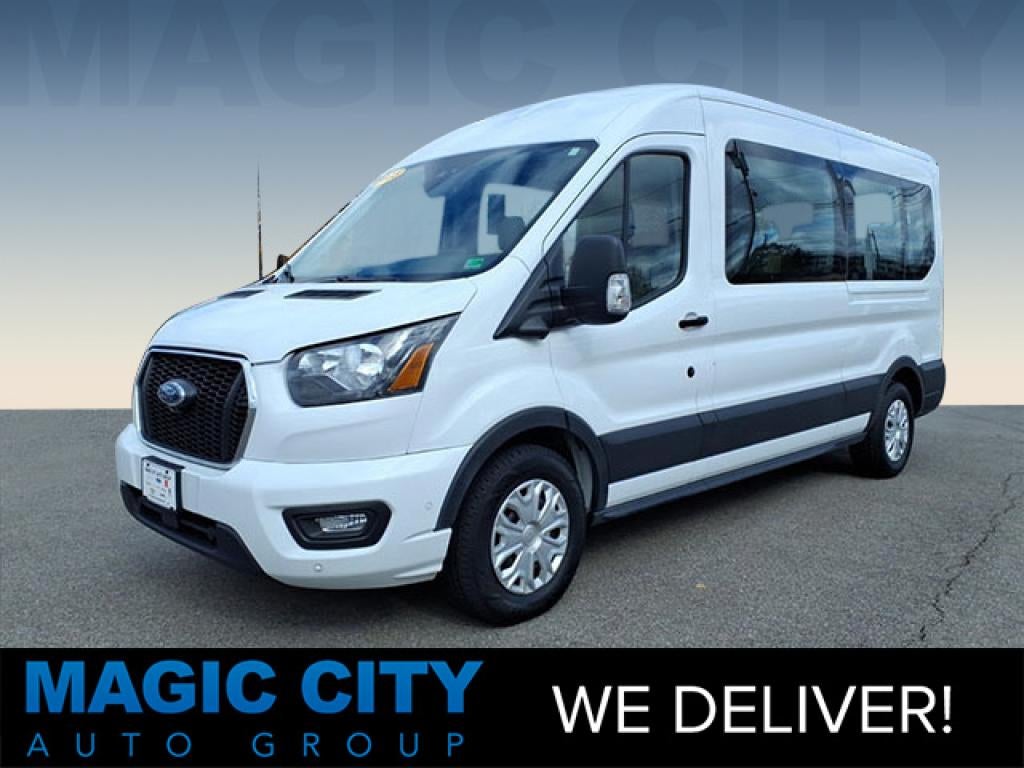 2023 Ford Transit Passenger Wagon XLT