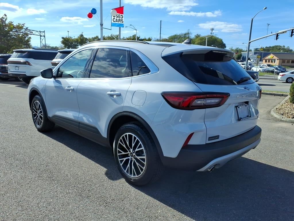 2025 Ford Escape Base