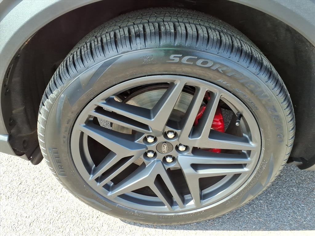 2025 Ford Explorer Base