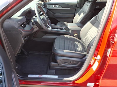 2025 Ford Explorer Base