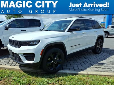 2023 Jeep Grand Cherokee Laredo