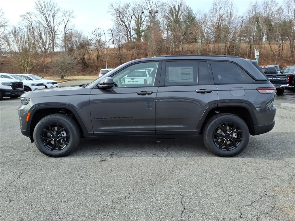 2025 Jeep Grand Cherokee Laredo