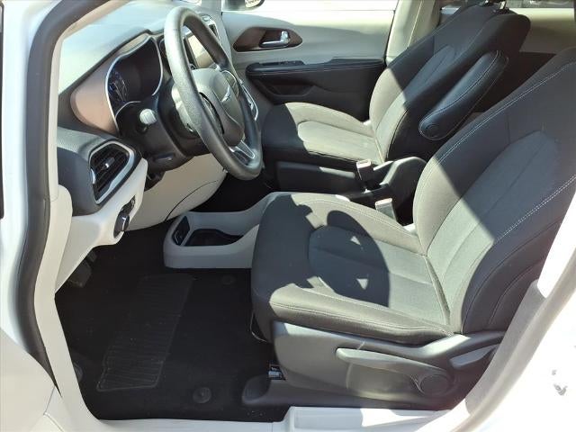 2021 Chrysler Voyager L