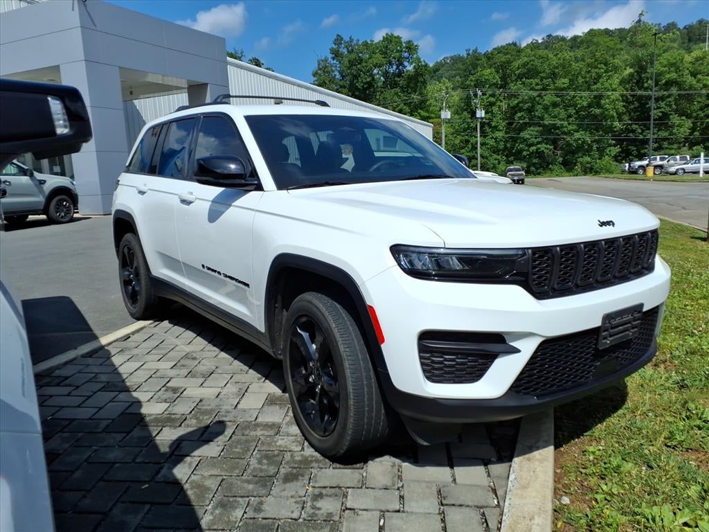 2023 Jeep Grand Cherokee Altitude 4x4