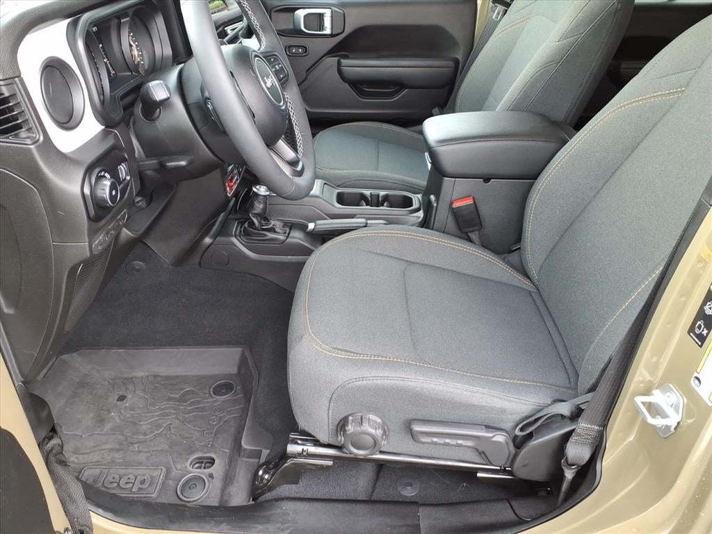 2025 Jeep Wrangler 4-Door Willys 4x4