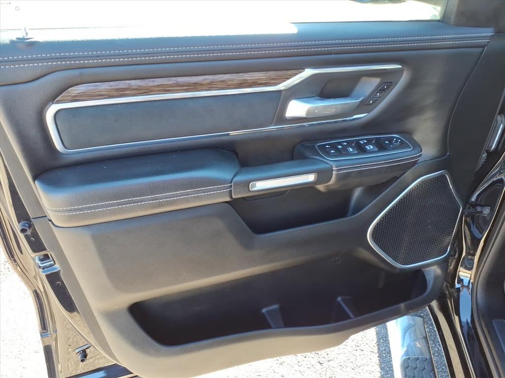 2019 RAM 1500 Laramie Crew Cab 4x2 5'7' Box