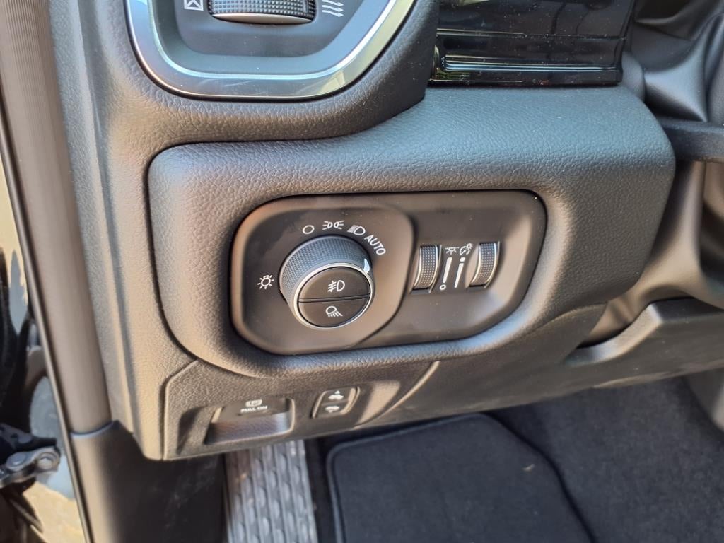 2025 RAM Ram 1500 RAM 1500 LARAMIE CREW CAB 4X4 5'7' BOX