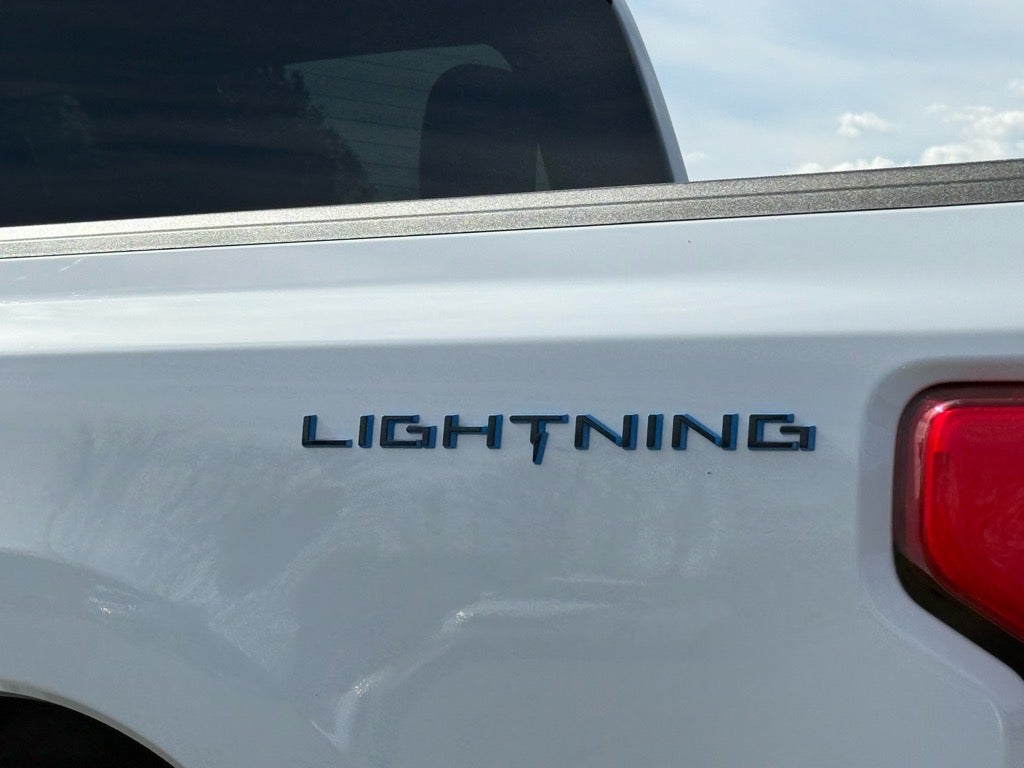 2025 Ford F-150 Lightning Flash