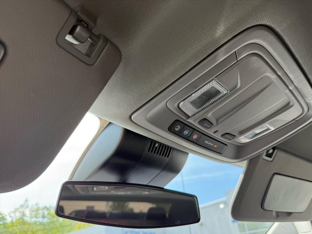 2022 Chevrolet Silverado 1500 4WD Crew Cab Short Bed LT with 2FL
