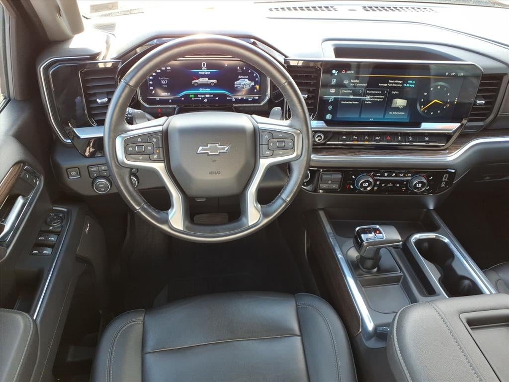 2022 Chevrolet Silverado 1500 4WD Crew Cab Short Bed RST