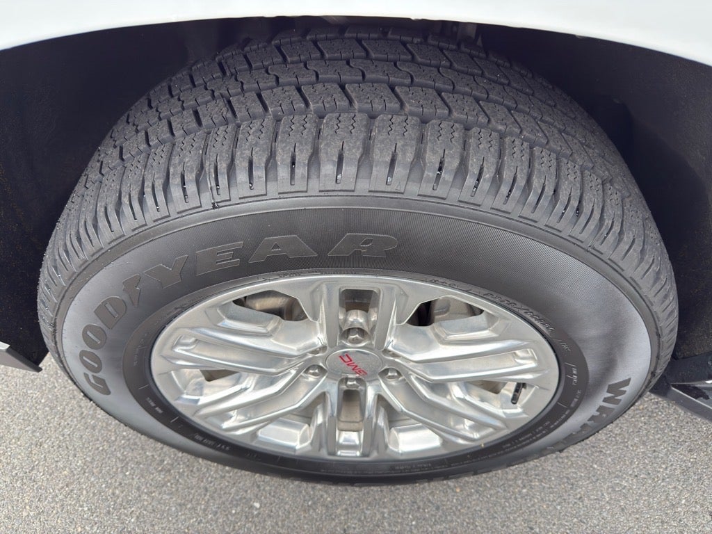 2024 GMC Yukon 4WD SLT