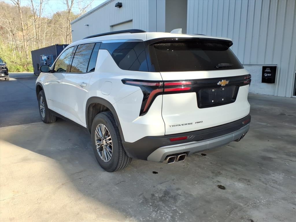 2025 Chevrolet Traverse AWD LT