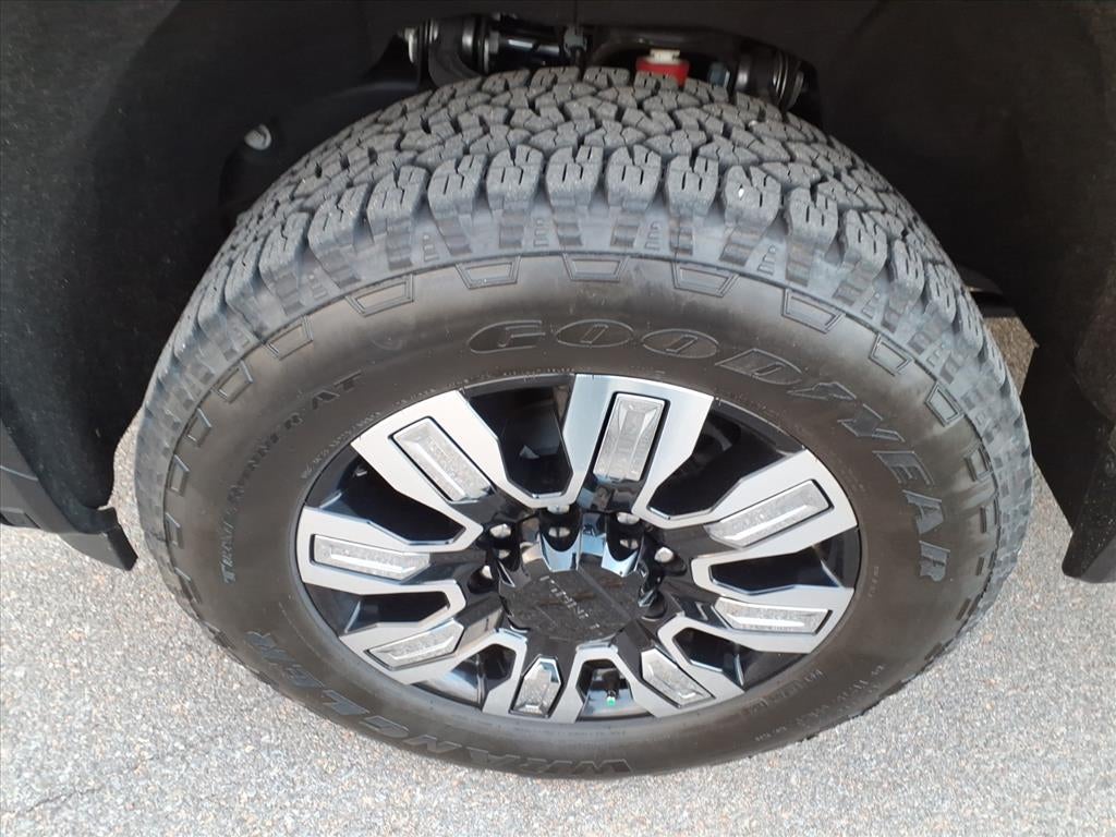 2024 GMC Sierra 2500HD 4WD Crew Cab Standard Bed Denali