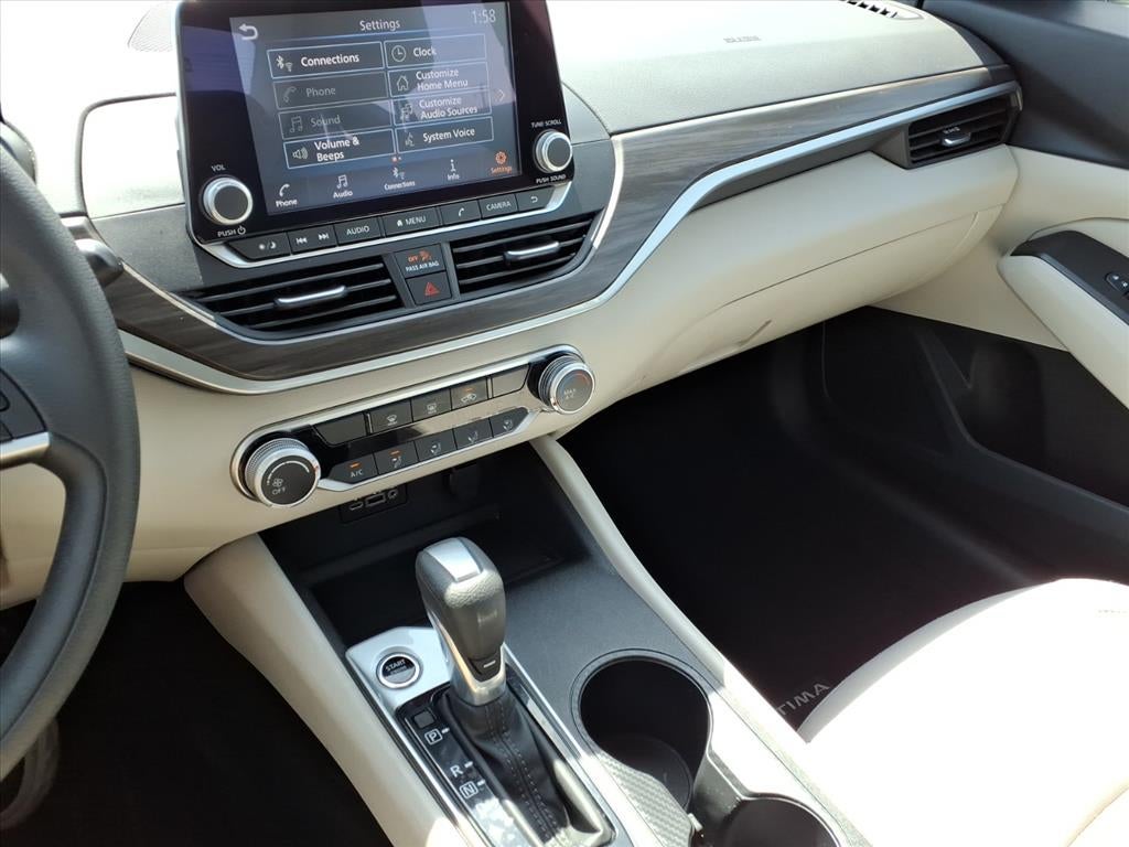 2025 Nissan Altima SV FWD