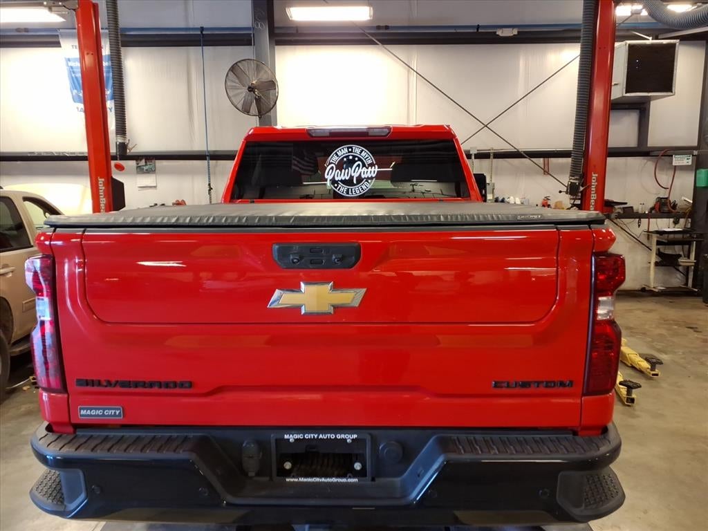 2024 Chevrolet Silverado 2500HD 4WD Crew Cab Standard Bed Custom