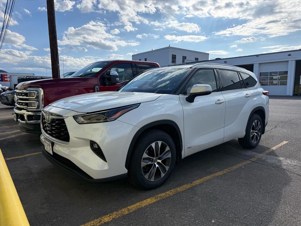 2022 Toyota Highlander Hybrid XLE