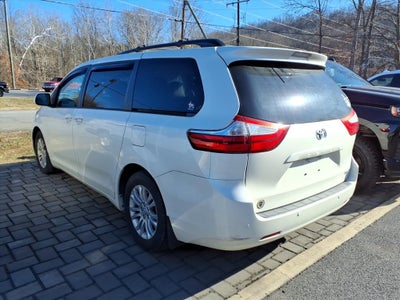 2017 Toyota Sienna XLE 8 Passenger